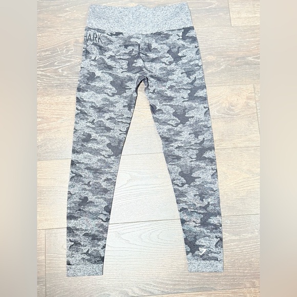 Gymshark Camo Seamless Leggings - Black - Picture 4 of 9
